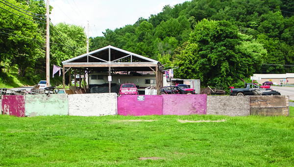 This property on Highway 400 has been the subject of much discussion by the Planning Commission. On Tuesday the commission approved giving the property owner "one more chance" to correct issues with the property before pursuing legal action through the county attorney.