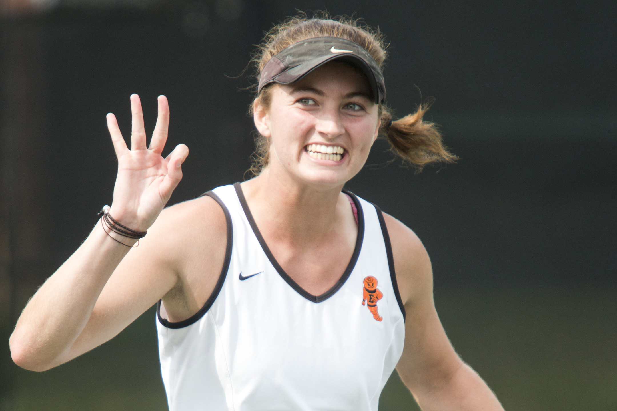 Triumphant ending Vines rallies to thirdstraight state title www