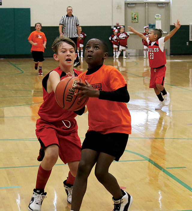 Carter County Youth Basketball League tips off season with jamboree