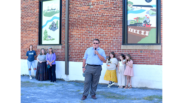 Newest mural dedicated depicting history of Elizabethton